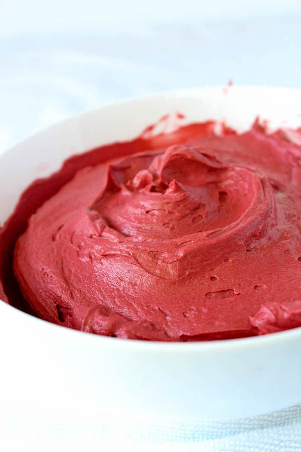 Red Velvet Buttercream recipe on queensleeappetit.com!