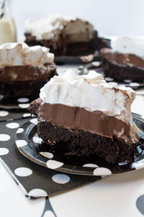 This Mississippi Mud Pie is made with a delicious Oreo crust, fudgy brownie base, a thick and decadent chocolate pudding filling and topped with a fluffy and yummy meringue! This pie is definitely one of my favourite desserts of all time!