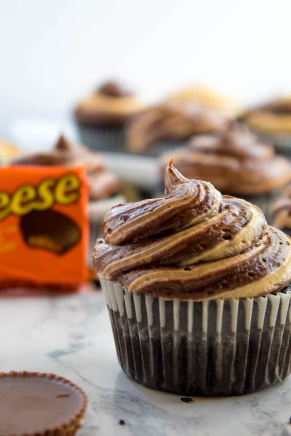 Chocolate and Peanut Butter Lava Cupcakes Queenslee Appétit
