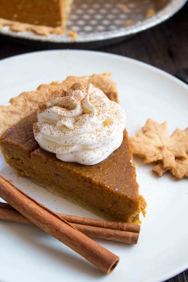 Easy Homemade Pumpkin Pie ~ Recipe | Queenslee Appétit