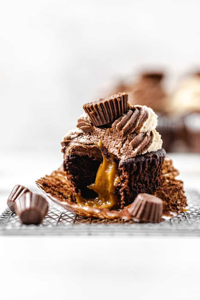 Chocolate and Peanut Butter Lava Cupcakes Queenslee Appétit