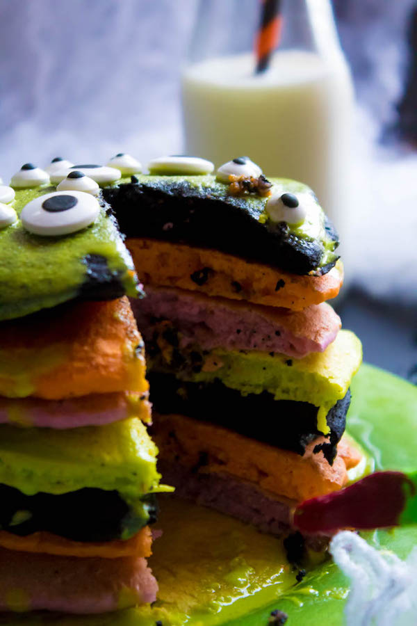 These Halloween Pancakes are a fun and easy breakfast to enjoy this Halloween!