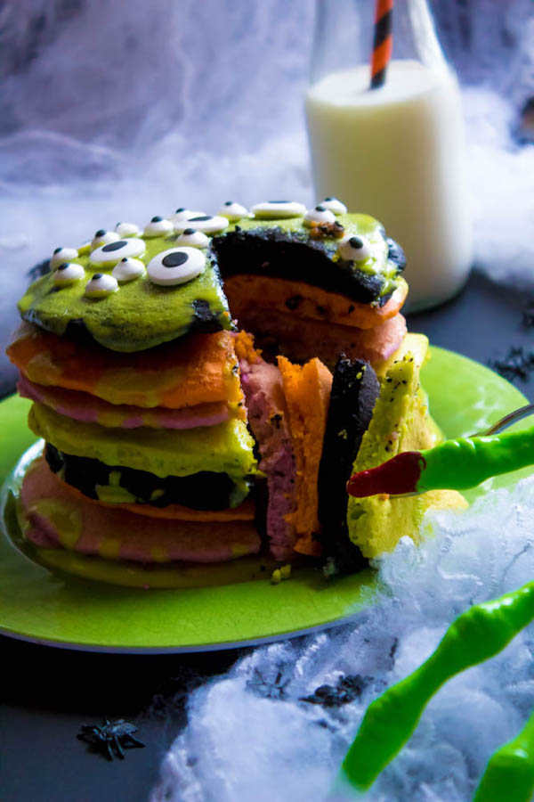 These Halloween Pancakes are a fun and easy breakfast to enjoy this Halloween!