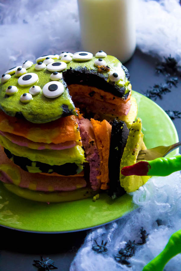 These Halloween Pancakes are a fun and easy breakfast to enjoy this Halloween!