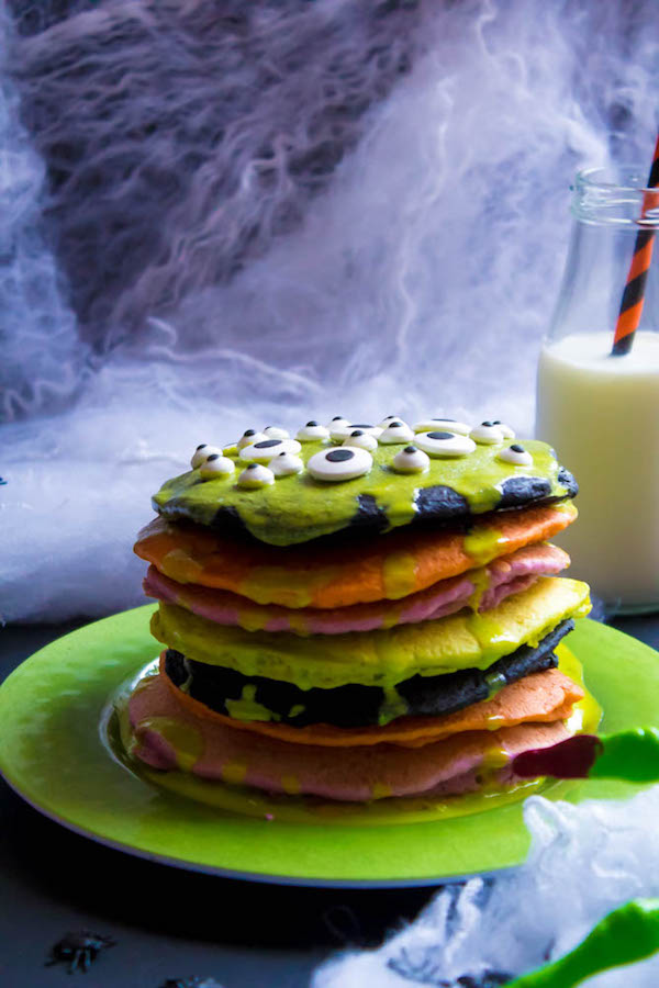 These Halloween Pancakes are a fun and easy breakfast to enjoy this Halloween!