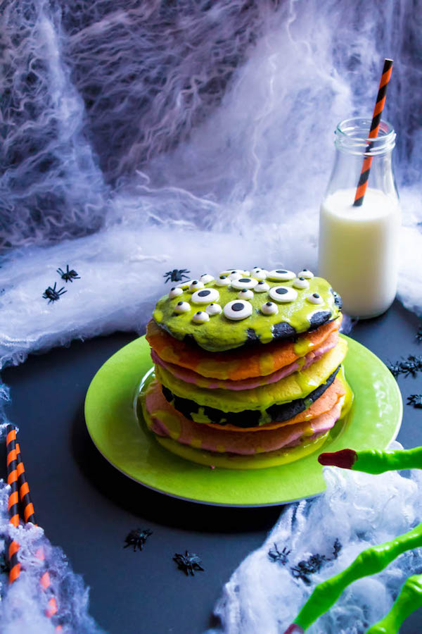 These Halloween Pancakes are a fun and easy breakfast to enjoy this Halloween!