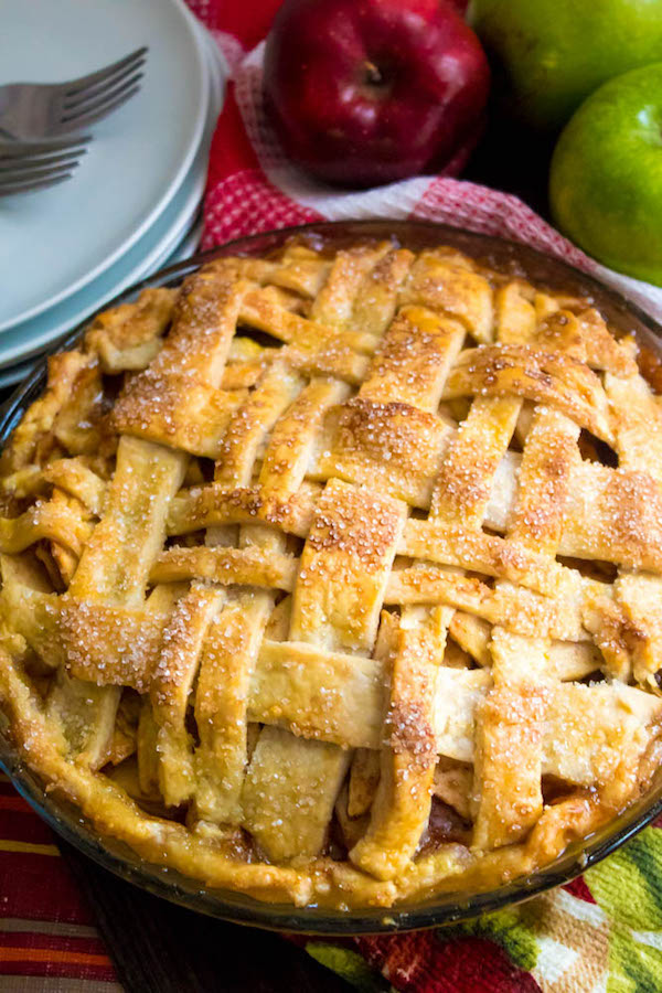 Homemade Apple Pie – Fresh apples, tossed with sugar and spices, and baked into a buttery flaky crust!