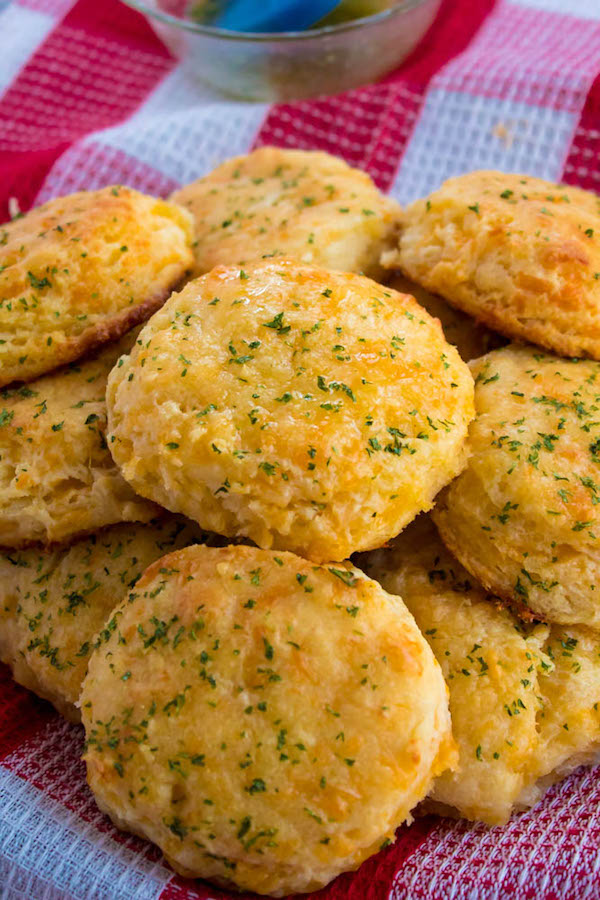 These Homemade Cheddar Biscuits are extremely tender, fluffy, buttery and savory. This is the perfect side dish to add to your Holiday dinner menu.