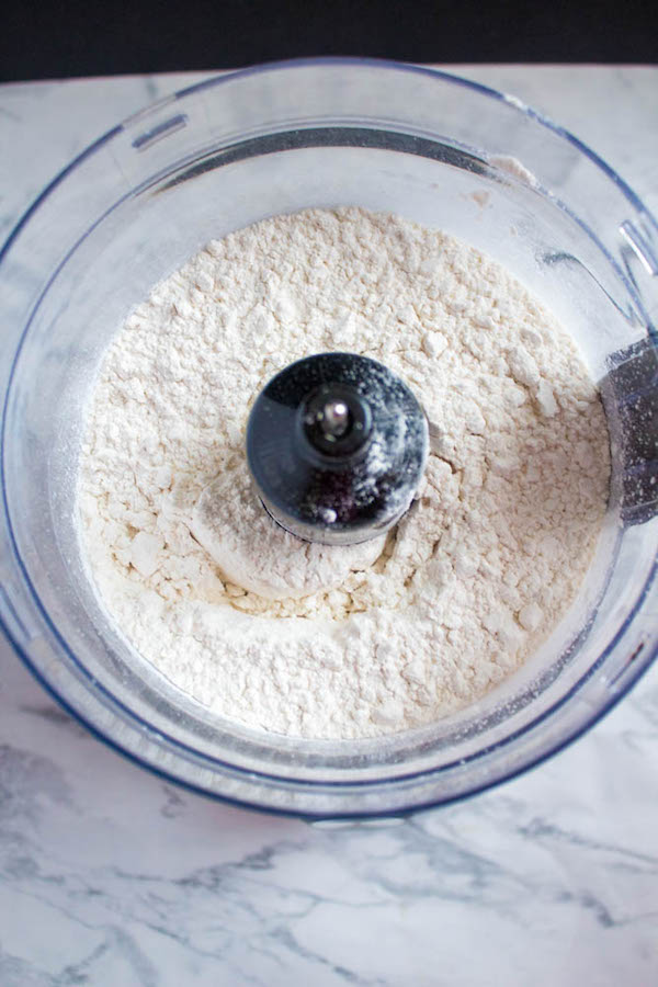 dry ingredients for perfect pie crust with food processor