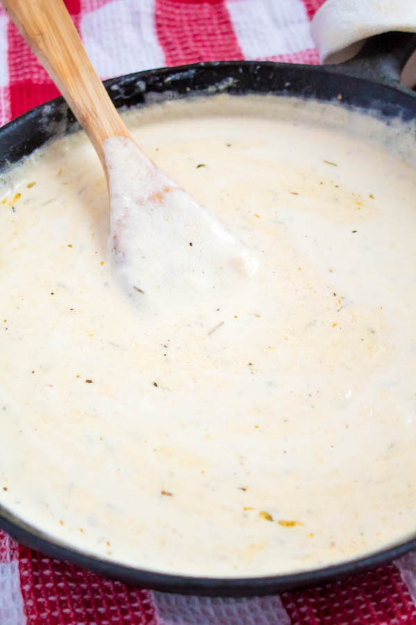 This Cajun Shrimp Fettuccine Alfredo is creamy and full of spicy Cajun flavour. Serve with a side of breadsticks for an easy and delicious pasta dinner!