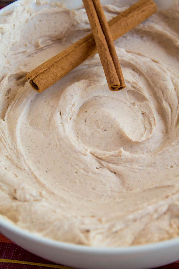 A light, fluffy, and dreamy Cinnamon Buttercream Frosting. Perfect for frosting cakes, cupcakes, and more!