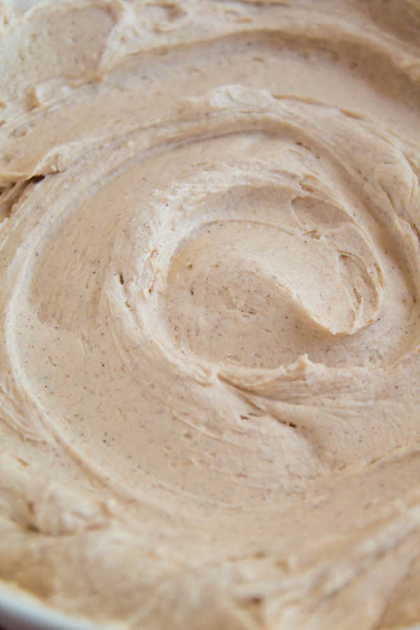 A light, fluffy, and dreamy Cinnamon Buttercream Frosting. Perfect for frosting cakes, cupcakes, and more!