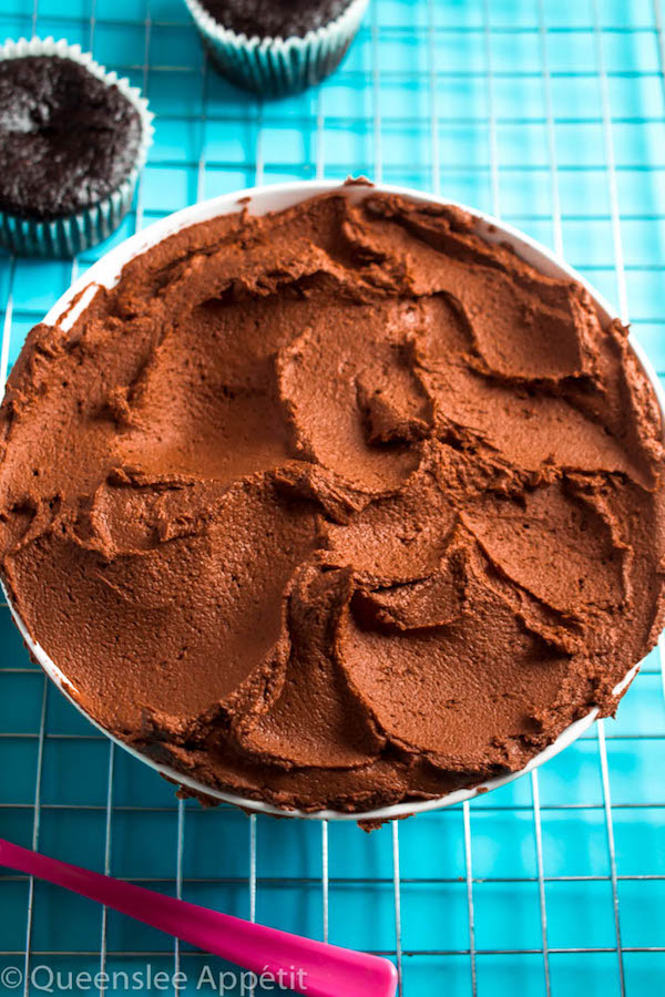 This Dreamy Vegan Chocolate Buttercream Frosting is perfectly rich, creamy and delicious. It’s 100% dairy-free so it would pair perfectly with all of your favourite vegan cakes and cupcakes! 
