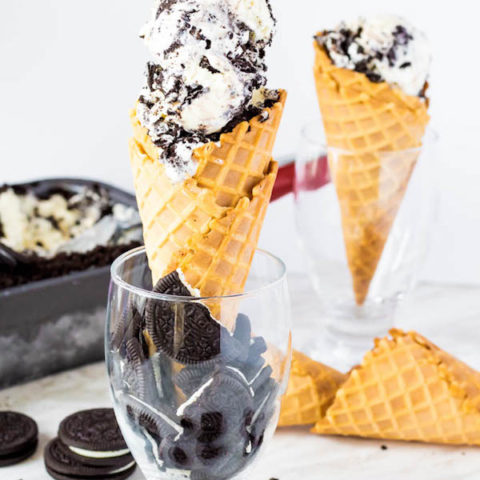 Creamy and silky ice cream flavoured with Oreo cream filling and loaded with Oreos inside and on top of the ice cream! No ice cream machine is needed to make the best No-Churn Oreo Ice Cream ever! 