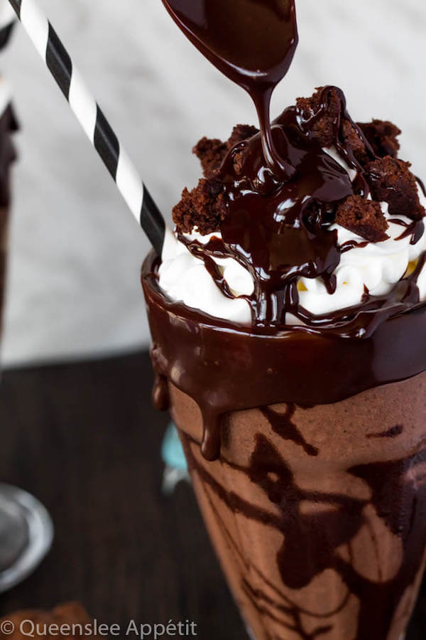 This Brownie Milkshake is a super decadent treat every chocolate lover should taste at least once! Loaded with brownie chunks and decorated with ganache, this milkshake is packed with delicious chocolate flavour. 