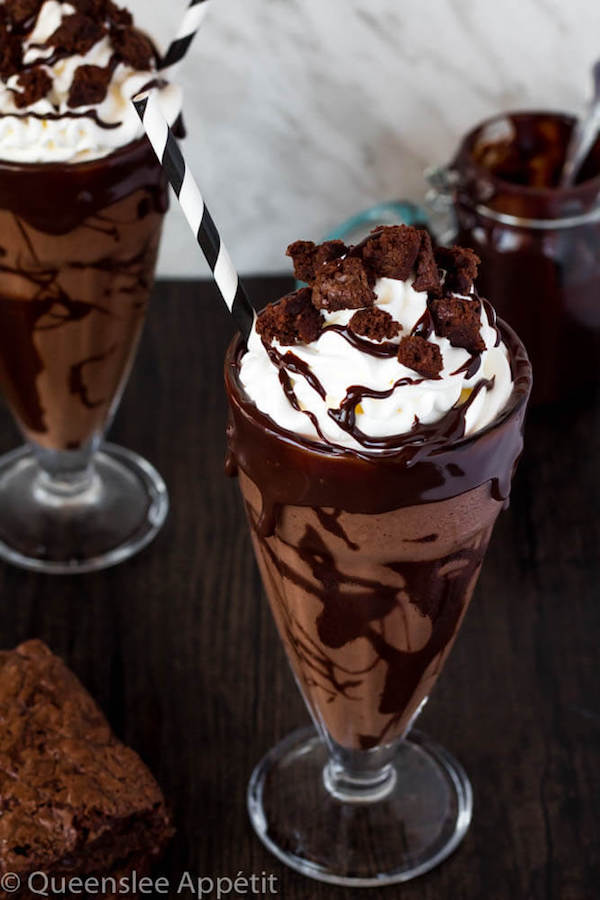 This Brownie Milkshake is a super decadent treat every chocolate lover should taste at least once! Loaded with brownie chunks and decorated with ganache, this milkshake is packed with delicious chocolate flavour. 