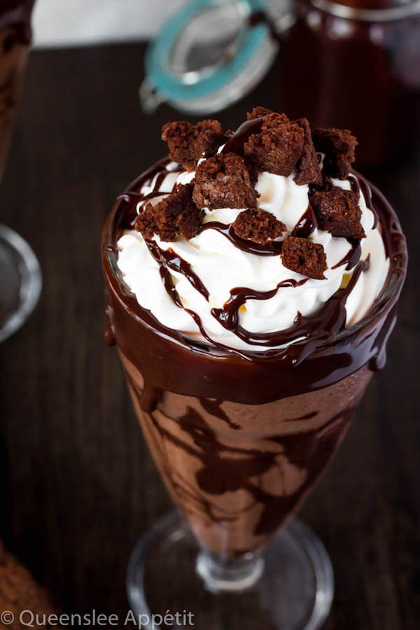 This Brownie Milkshake is a super decadent treat every chocolate lover should taste at least once! Loaded with brownie chunks and decorated with ganache, this milkshake is packed with delicious chocolate flavour. 