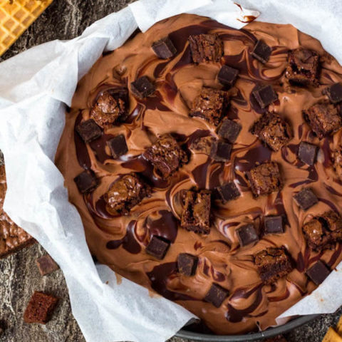 This No-Churn Brownie Fudge Swirl Ice Cream is for hardcore chocolate lovers only. This rich and creamy chocolate ice cream is loaded with chocolate chunks, chunks of brownies and swirled with silky ganache! 