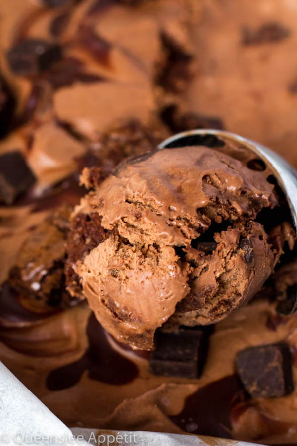 This No-Churn Brownie Fudge Swirl Ice Cream is for hardcore chocolate lovers only. This rich and creamy chocolate ice cream is loaded with chocolate chunks, chunks of brownies and swirled with silky ganache! 