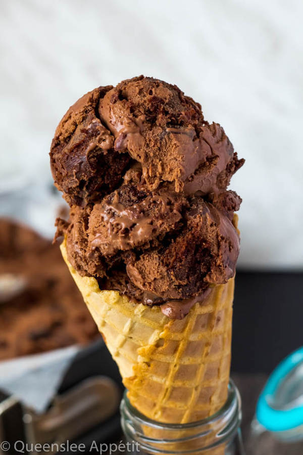 This No-Churn Brownie Fudge Swirl Ice Cream is for hardcore chocolate lovers only. This rich and creamy chocolate ice cream is loaded with chocolate chunks, chunks of brownies and swirled with silky ganache! 