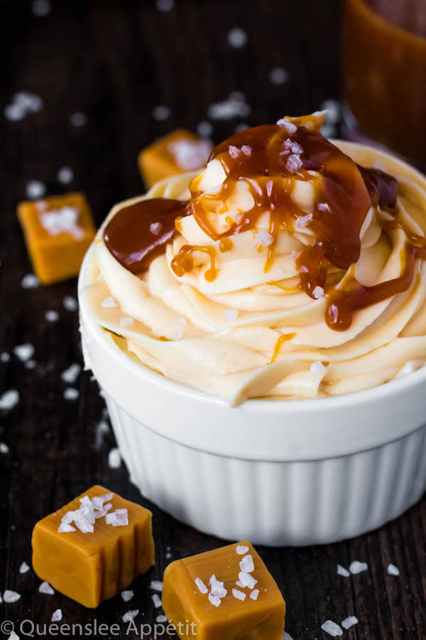 This Salted Caramel Cream Cheese Frosting is the best cream cheese frosting with sweet salted caramel flavour! This frosting is the perfect compliment for most flavours of cakes, cupcakes and many more desserts!