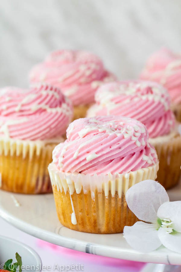 White Chocolate Covered Strawberry Cupcakes