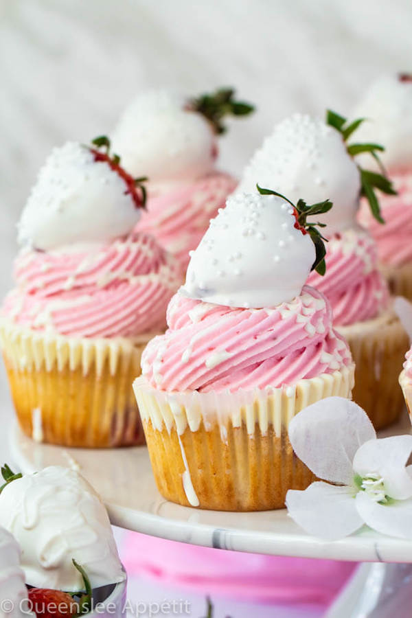 White Chocolate Covered Strawberry Cupcakes