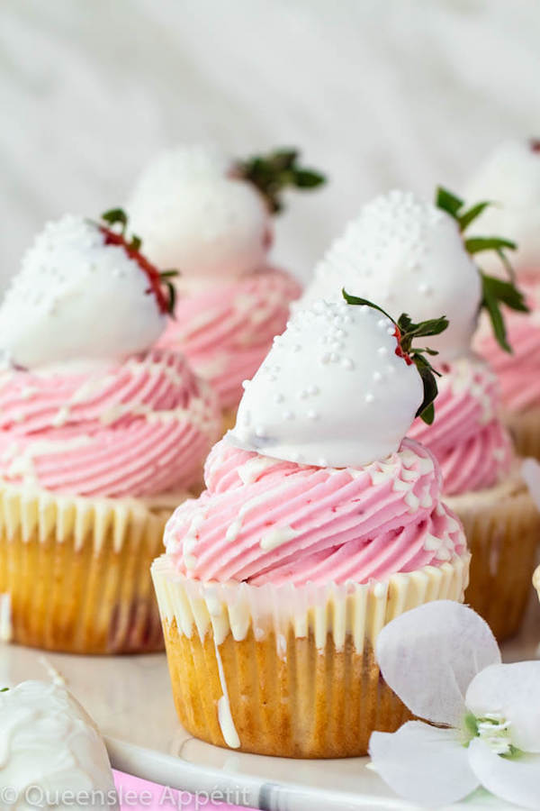 White Chocolate Covered Strawberry Cupcakes