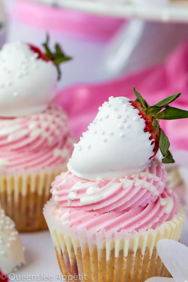 White Chocolate Covered Strawberry Cupcakes