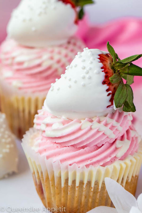 White Chocolate Covered Strawberry Cupcakes