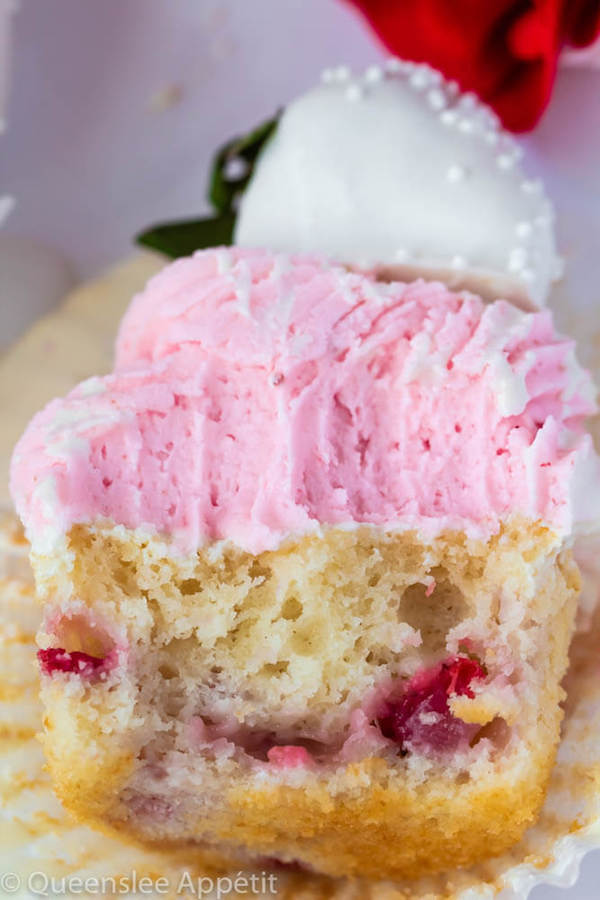 White Chocolate Covered Strawberry Cupcakes