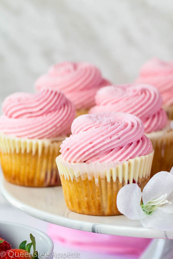 White Chocolate Covered Strawberry Cupcakes