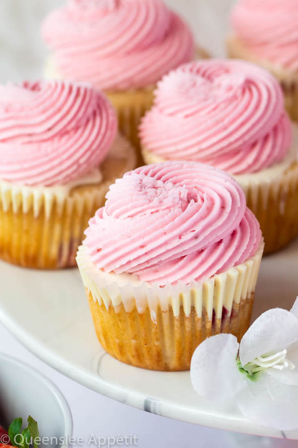 White Chocolate Covered Strawberry Cupcakes