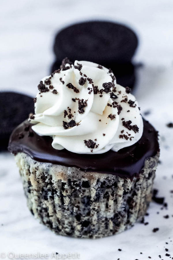 mini cookies and cream cheesecakes 