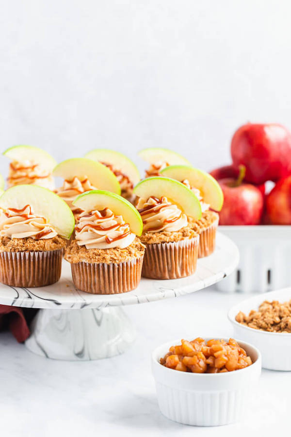 caramel apple crumble cupcakes