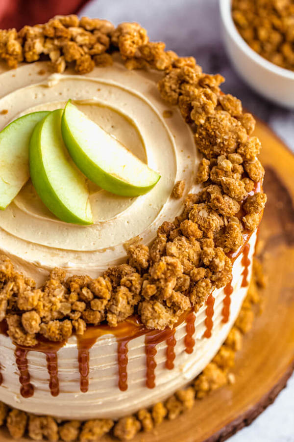 close up view of caramel apple crumble cake