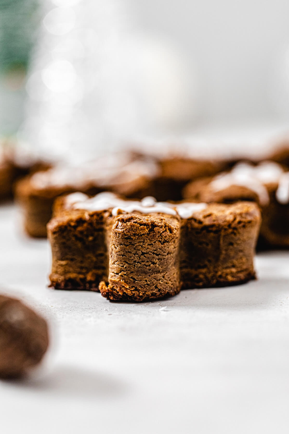 side view of thick gingerbread flavoured blondie