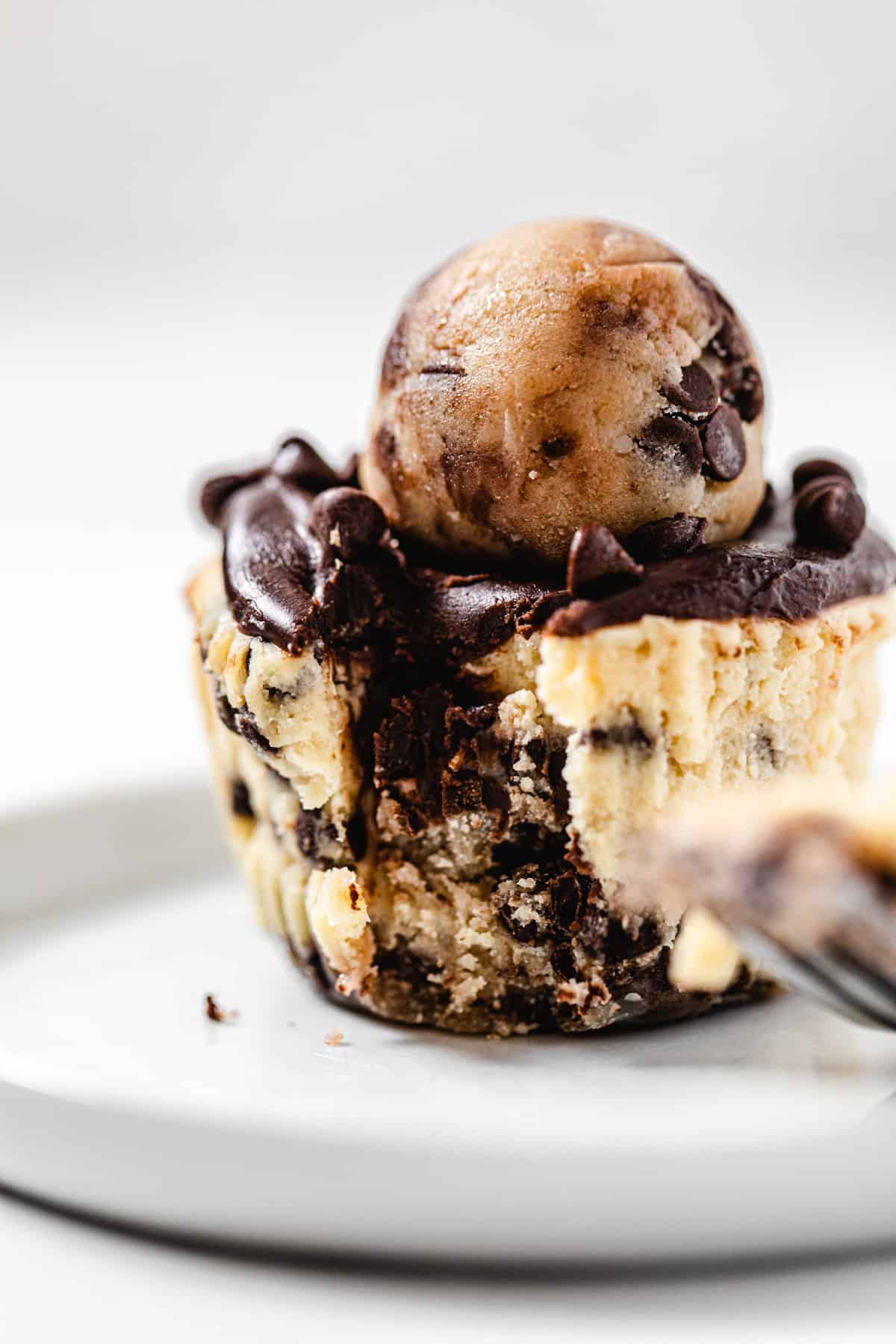 Mini Chocolate Chip Cookie Dough Cheesecakes   Queenslee Appétit