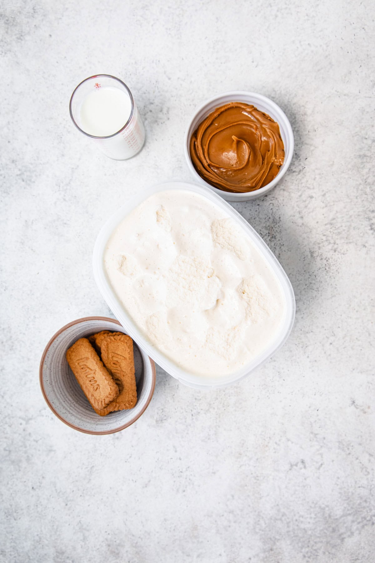 vanilla ice cream, biscoff cookies, biscoff spread and milk
